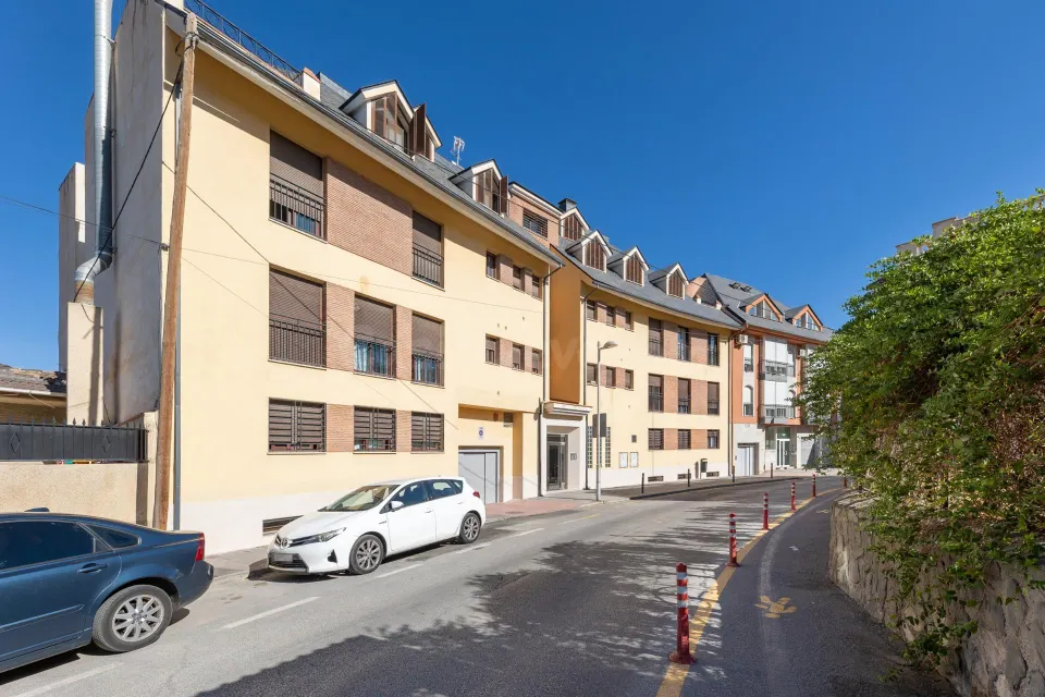 ÁTICO DÚPLEX EN EL BARRIO DE MONACHIL.