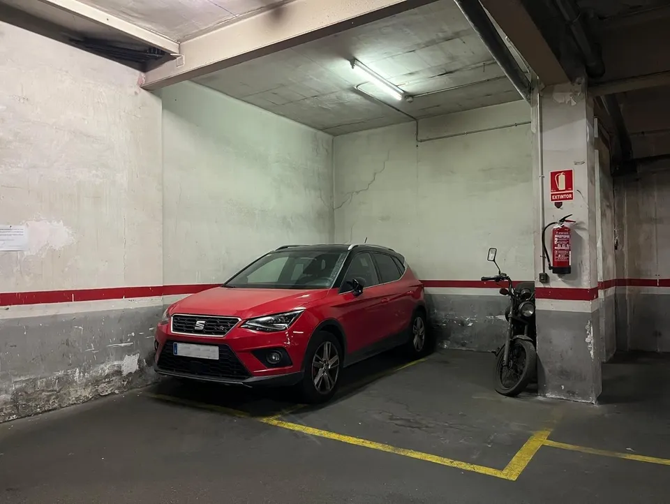 Dos plazas de parking juntas en el centro del Hospitalet de Llobregat