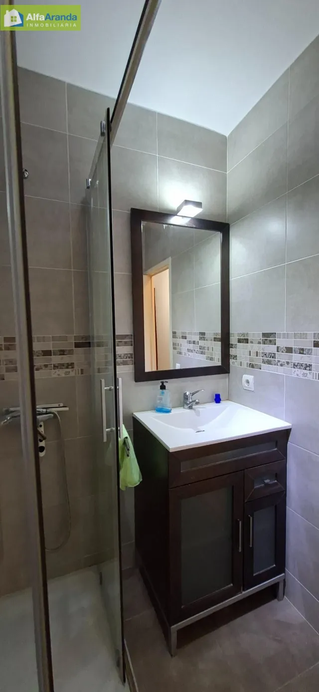 Piso reformado con patio privado en el centro de Aranda de Duero — 13