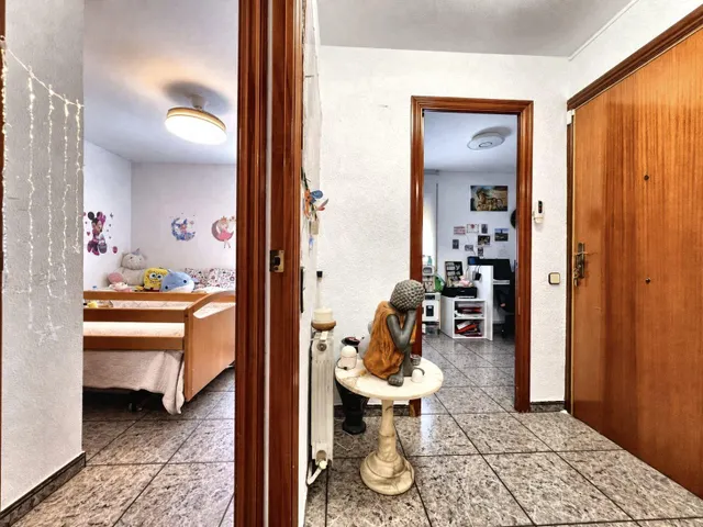 Vivienda luminosa con garaje privado y terraza en una tranquila calle de Gavà — 9