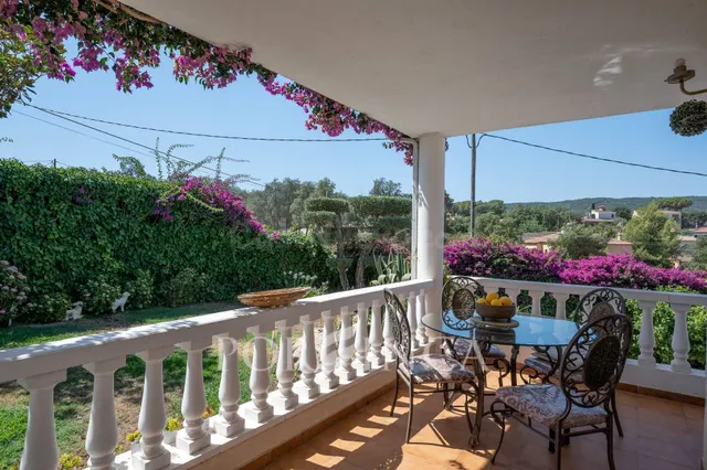 Preciosa y espaciosa villa con piscina y apartamento indepen - foto 2