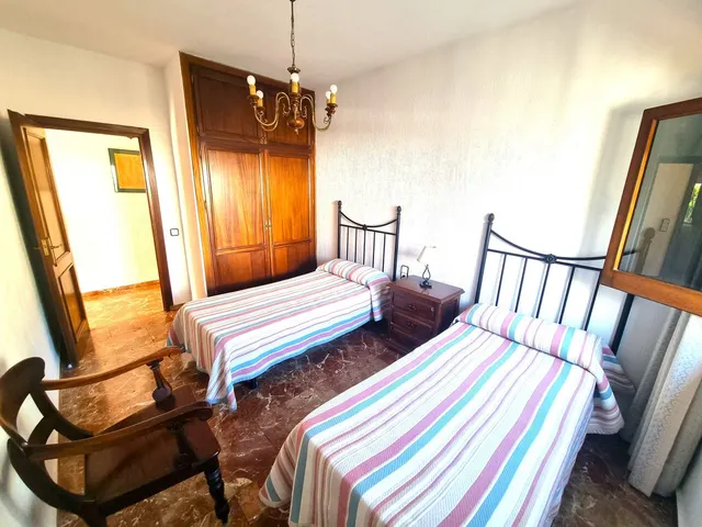 Chalet 4 habitaciones 307m² en venta - Cortes de la frontera — 21