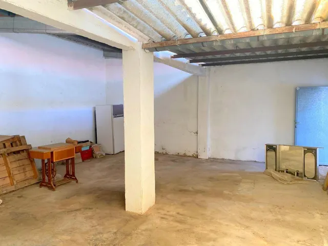 AMPLIA VIVIENDA CON PATIO Y GARAJE — 26