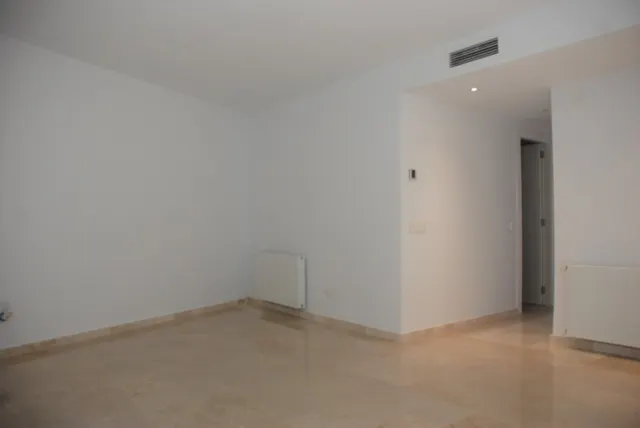 Piso a estrenar con terraza de 40 m2, parking y piscina en calle peatonal Nuredduna – Palma. — 16