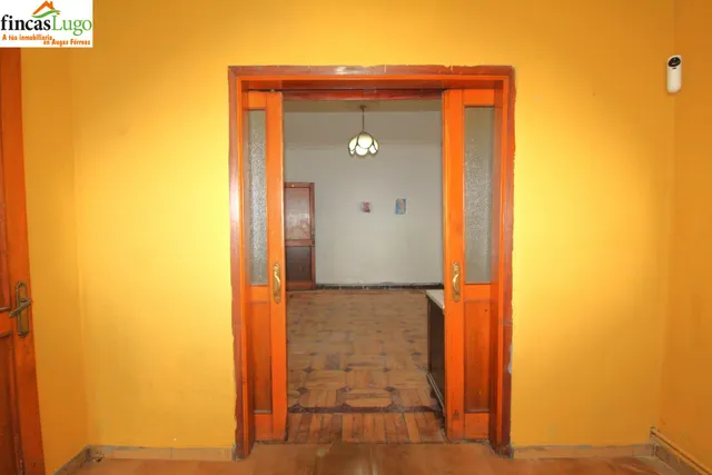Piso a reformar AL LADO DE LA MURALLA (rúa serra de Ancares). — 11