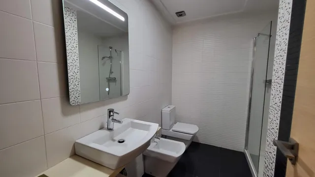 Apartamento 2 Dormitorios y 2 Baños gran terraza con vistas  1ª linea Piscina garajes y trastero — 37