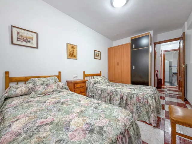 Casa independiente en la entrada de Pinos Genil. (A 10 minutos de Granada) — 13