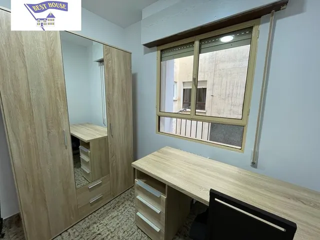habitaciones EN PISO PARA ESTUDIANTES ZONA HOSPITAL — 23
