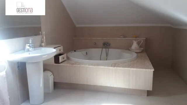 EXCLUSIVIDAD Y TRANQUILIDAD A UN PASO DE LA PLAYA.ARNUERO — 43
