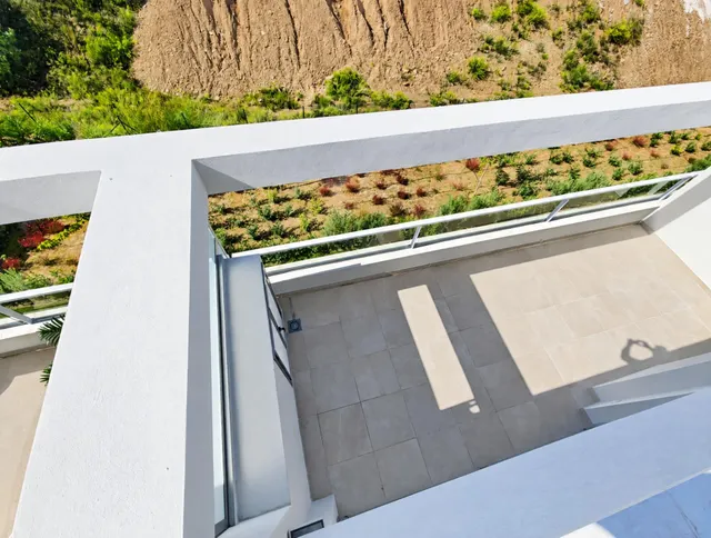 Un ático dúplex donde el espacio interior y el exterior forman parte de la misma casa — 25