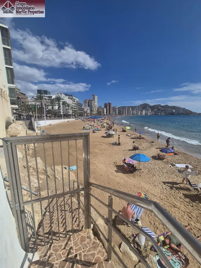 Primerísima línea de la playa de levante, Benidorm! — 36