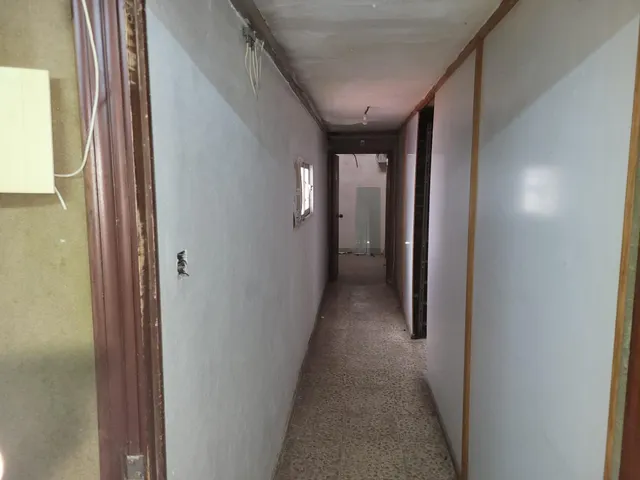 ¡Oportunidad de Inversión Única! Local Comercial en Venta con Gran Potencial de Transformación — 7