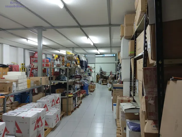 Amplio Local Comercial en Logroño, Zona Ayuntamiento por solo €80,000 — 9