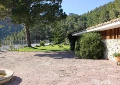 Villa exclusiva con dos residencias, piscinas y completas instalaciones deportivas en Favara, Valencia — 17