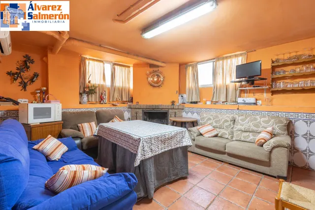 Casa independiente a 5 minutos de Granada en buen estado para entrar a vivir — 18