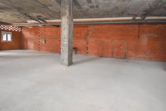 ESPACIOSO LOCAL DE 162 M2 EN LA BARCALA — 24