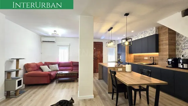 Oportunidad - Casa reformada con gran terraza y 3 dormitorio - foto 5