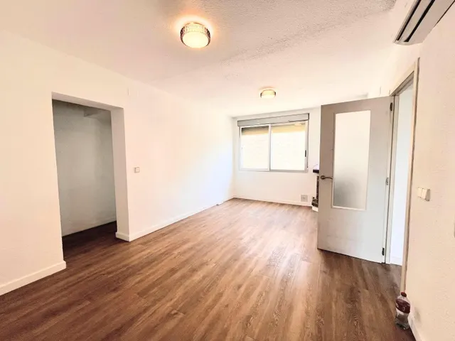 CHALET RUSTICO + APARTAMENTO DE INVITADOS, GARAJE, BUEN ACCESO, AIRE ACONDICIONADO — 5