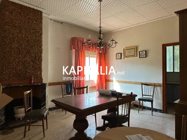 Casa en VENTA en Canals, barrio de La Torreta, con garaje privado, patio y gran potencial — 7