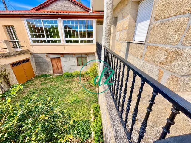 CASA DE PIEDRA CON 250mDE PARCELA CERRADA A 15 min DE OURENSE. REF1516 — 2