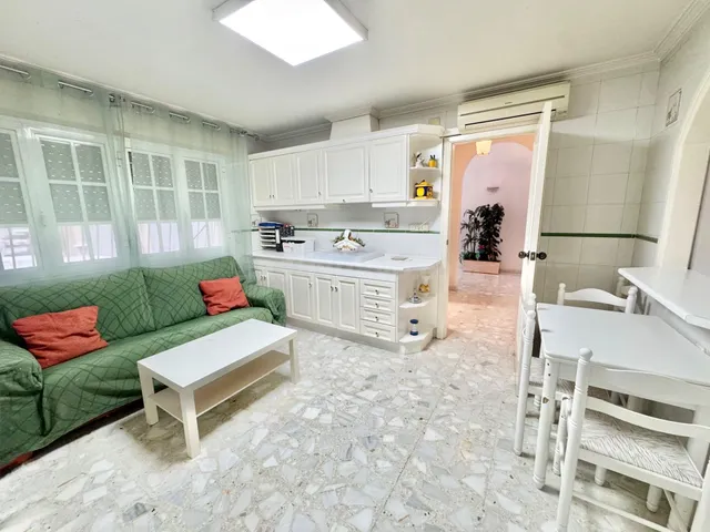 INCREIBLE CHALET PARA VIVIR EN REDOVAN CON GARAJE PARA 4 COC - foto 2