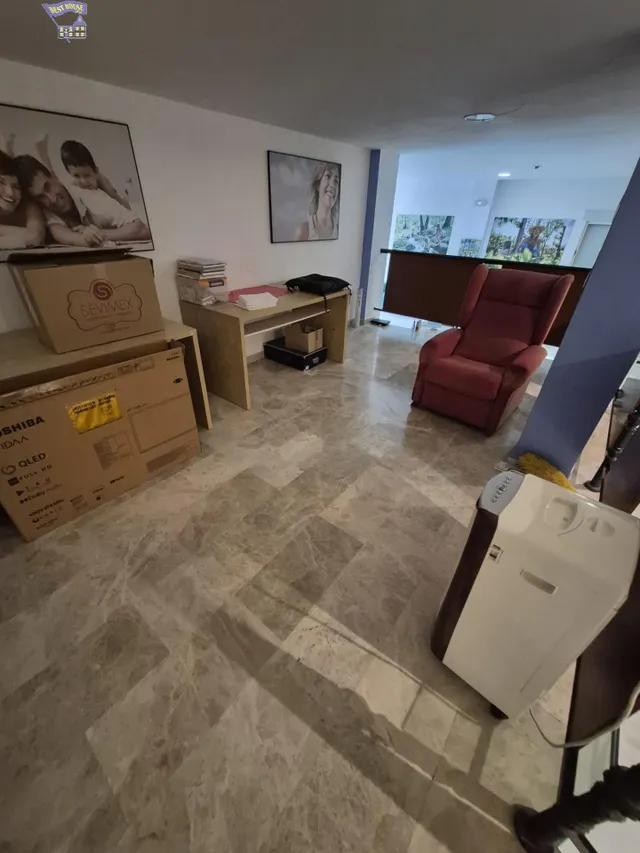 SE VENDE LOCAL COMERCIAL EN ZONA CERCANO A CENTRO — 9
