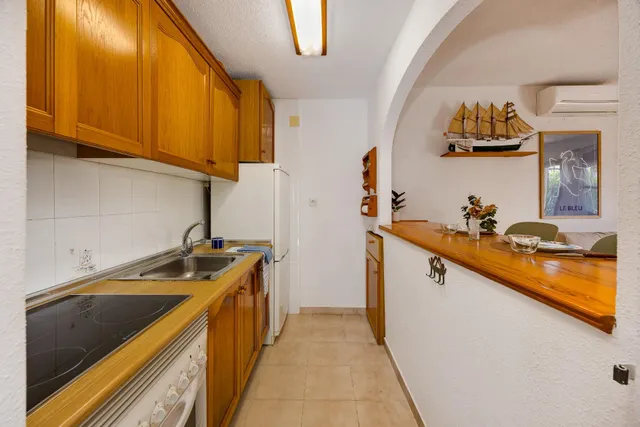 Precio bungalow con jardin y piscina comunitaria en urbanizacion lago jardin ii (los balcones) Torrevieja — 28