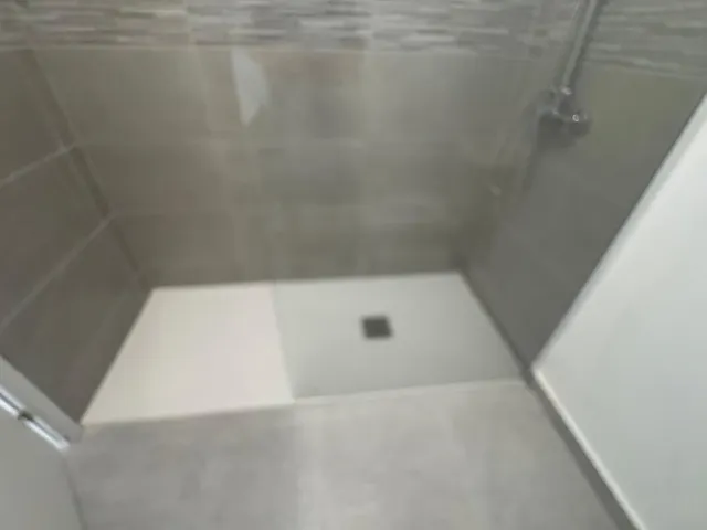 PISO EN VENTA DE 4 DORMITORIOS Y 2 BAÑOS — 12