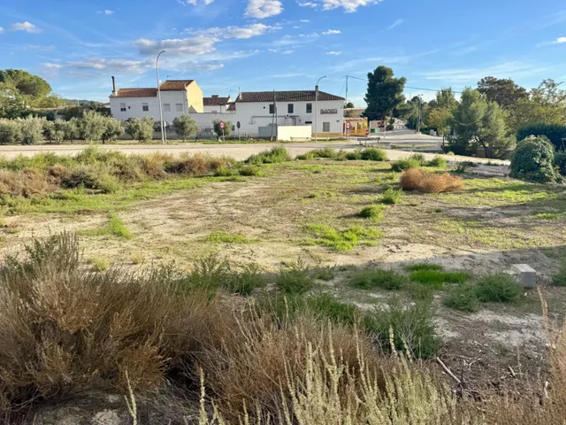 Venta de conjunto de viviendas y terrenos en Cúllar (Granada) — 28