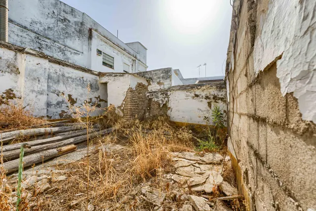 ¡¡OPORTUNIDAD!! Solar urbano de 200 m2 en pleno centro de Sanlúcar — 28