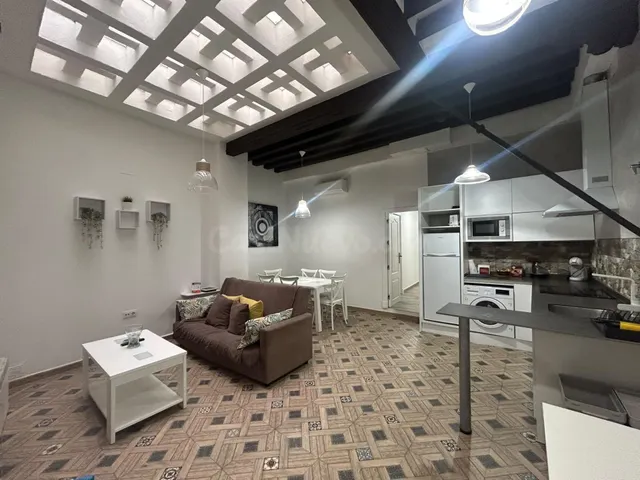 ¡Reforma de diseño con carácter y encanto junto a la Plaza d - foto 2