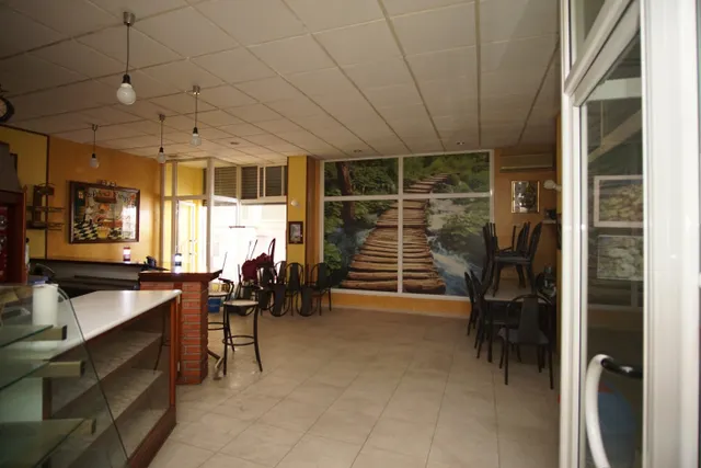 EN VENTA LOCAL COMERCIAL EN LA LLAGOSTA!! — 5