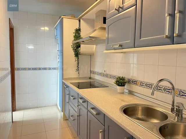 VIVIENDA EN EL CENTRO LISTA PARA ENTRAR A VIVIR CON TODO LO  - foto 2