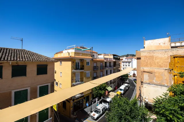 Casa para reformar en el centro de Lanjarón con gran potencial de inversión — 50