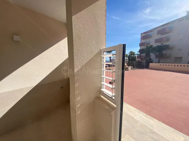 ️Apartamento de obra nueva en primera línea de playa con vis - foto 5