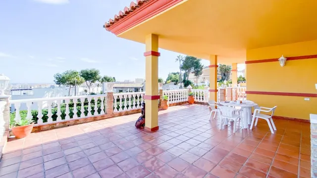 VENTA DE CHALET INDEPENDIENTE EN LA ZONA DE EL LAGAREJO, MIJ - foto 4