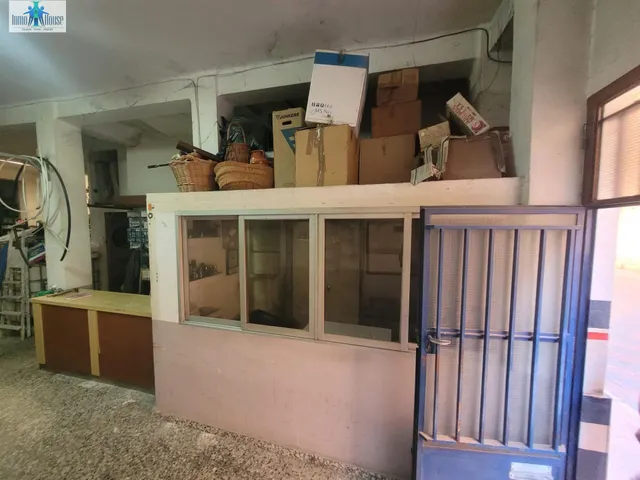 SE VENDE LOCAL CON VADO — 7