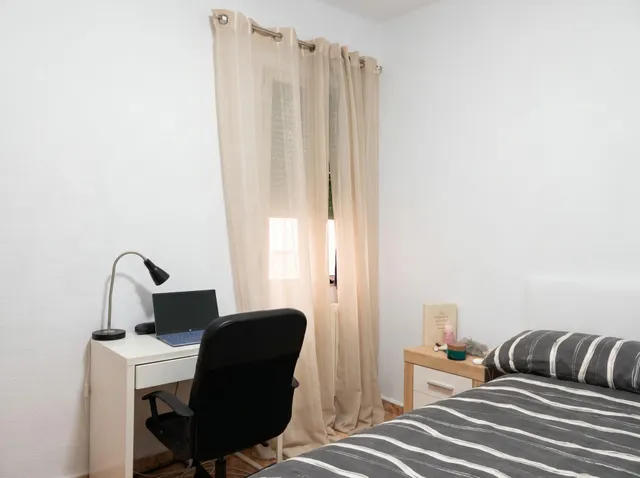 Vivienda de dos dormitorios para reformar en Carabanchel. — 9