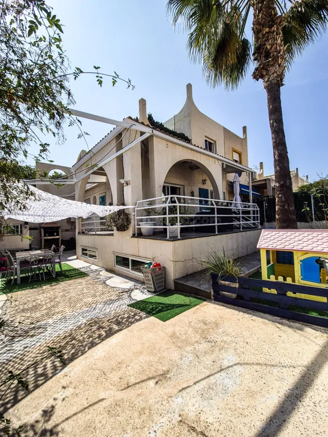 ¡Oportunidad de inversión! Chalet pareado en rentabilidad co