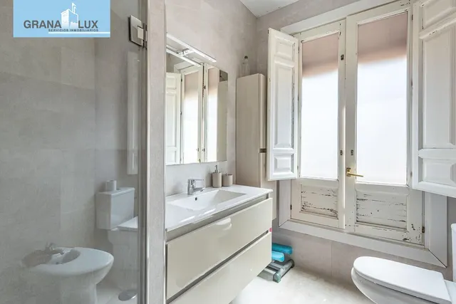 Exclusivo Piso Dúplex en el Corazón de Granada — 22