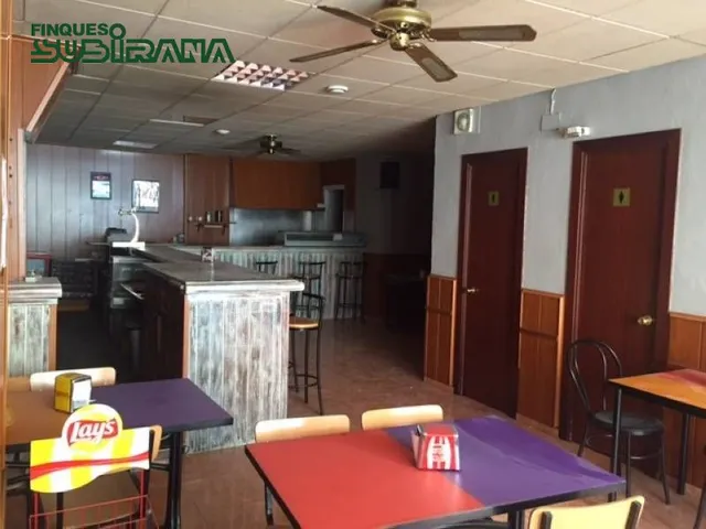 LOCAL COMERCIAL DE LLOGUER A VILANOVA DEL CAMÍ — 4