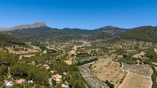 Solar urbano en venta en Son Serralta (Puigpunyent) - foto 2
