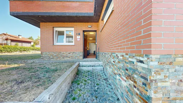 CHALET BIFAMILIAR A ESTRENAR EN VILLASANA DE MENA — 40