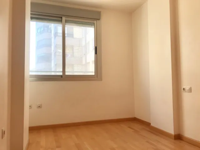 PISO DE TRES DORMITORIOS, CON PARKING Y TRASTERO — 11