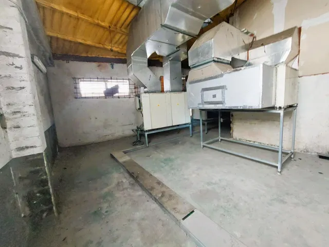 OPORTUNIDAD PARA INVERSORES Y CADENAS: MACROLOCAL DE 864 M2 UTILIDAD REAL EN LA AV. DE SANTIAGO (OURENSE) — 25