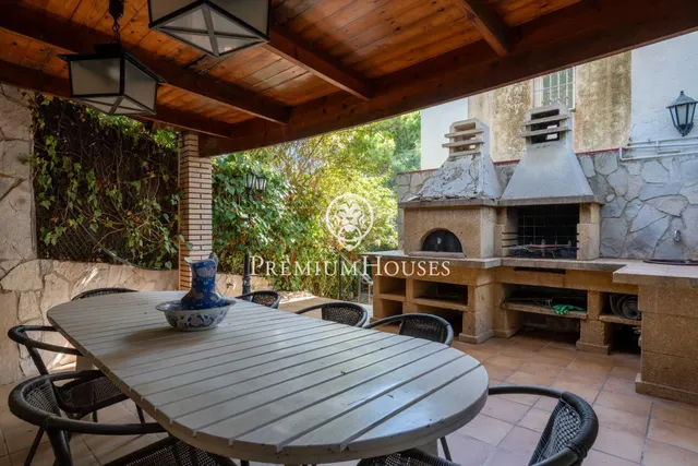 Casa independiente con piscina y jardín en Vallpineda — 49