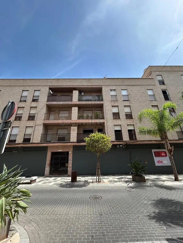 4 DORMITORIOS + 2 BAÑOS EN EL CORAZÓN DE EL EJIDO