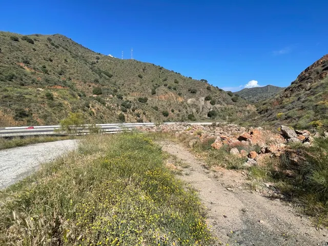 Se vende parcela rústica en los Montes de Málaga, junto a la - foto 4