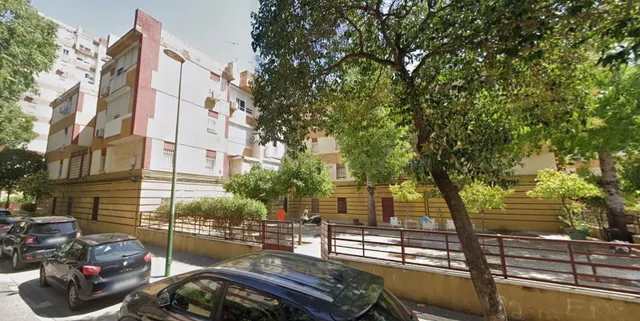 VENTA DE PISO EN SEVILLA+ ALMACEN — 2