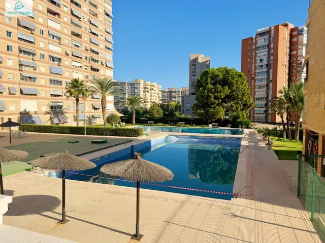 ELEGANCIA MEDITERRÁNEA A POCOS METROS DE LA ARENA DORADA — 50